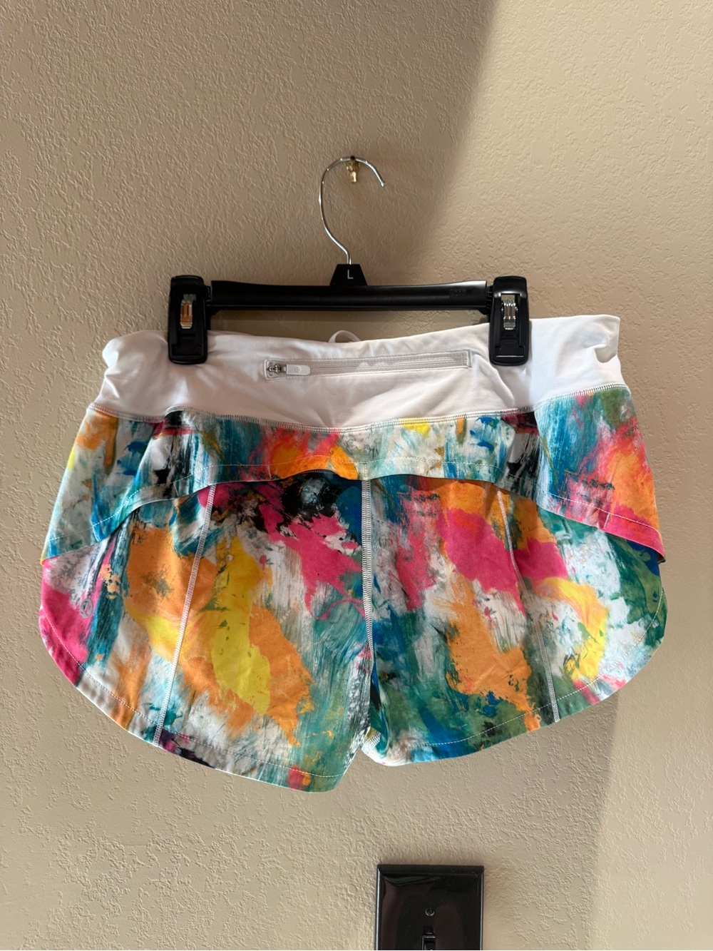 lululemon athletica White Waistband Multicolor Abstract Athletic Shorts - Picture 2 of 2